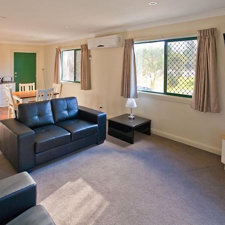Wagga Wagga Beach Caravan Park Hotel Exterior photo
