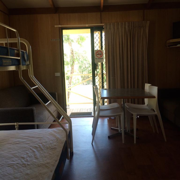 Wagga Wagga Beach Caravan Park Hotel Room photo